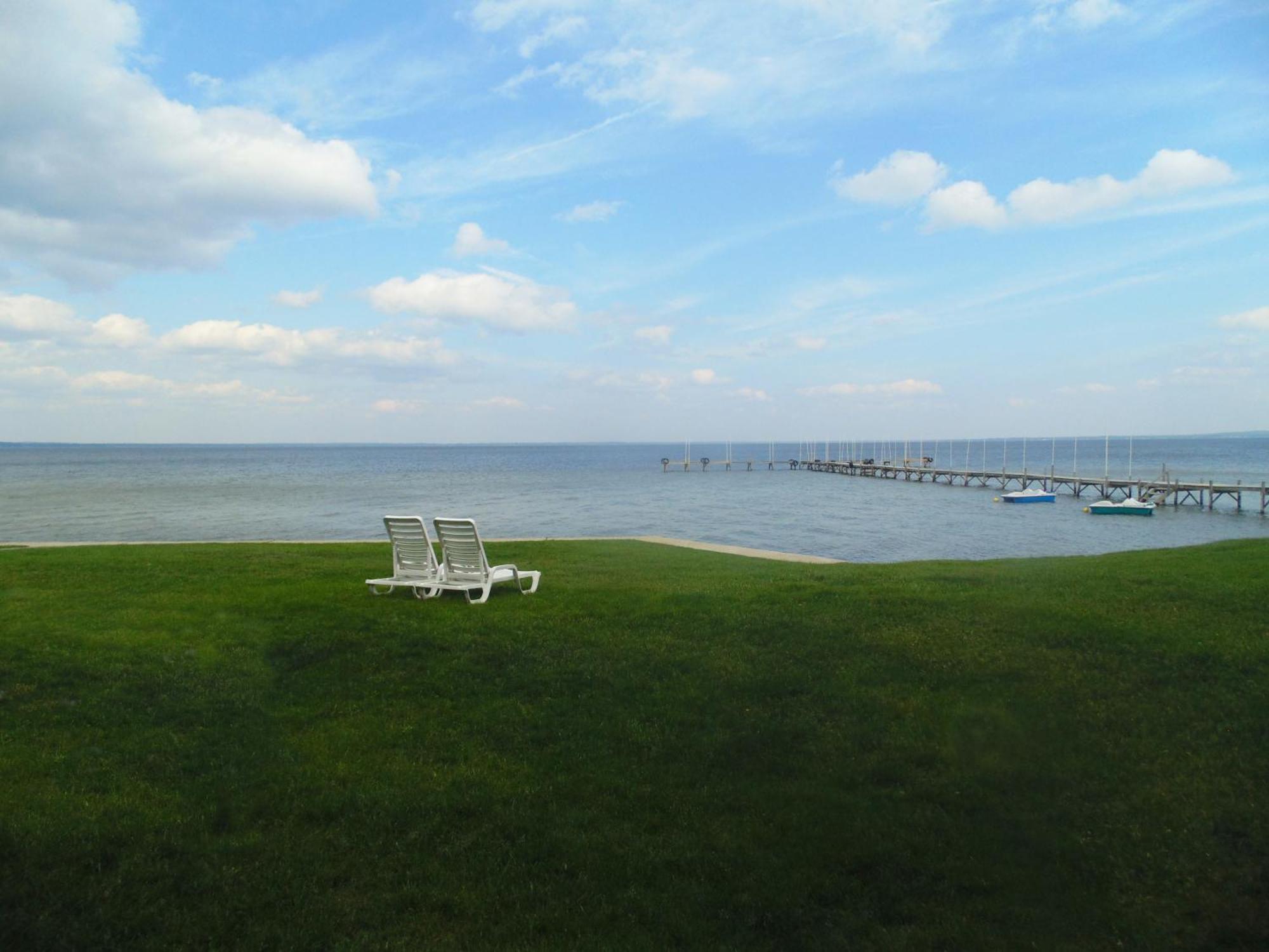 Lakeside Resort & Conference Center Houghton Lake Room photo